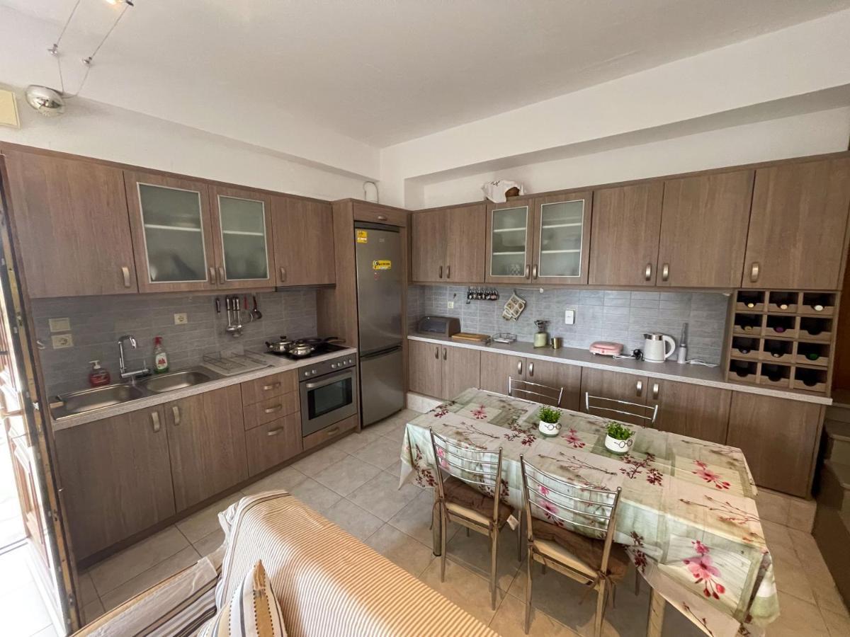 Efi'S Guest House Áyios Dhimítrios Екстериор снимка