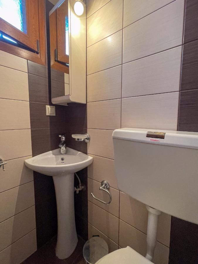 Efi'S Guest House Áyios Dhimítrios Екстериор снимка