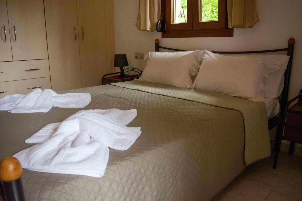 Efi'S Guest House Áyios Dhimítrios Екстериор снимка