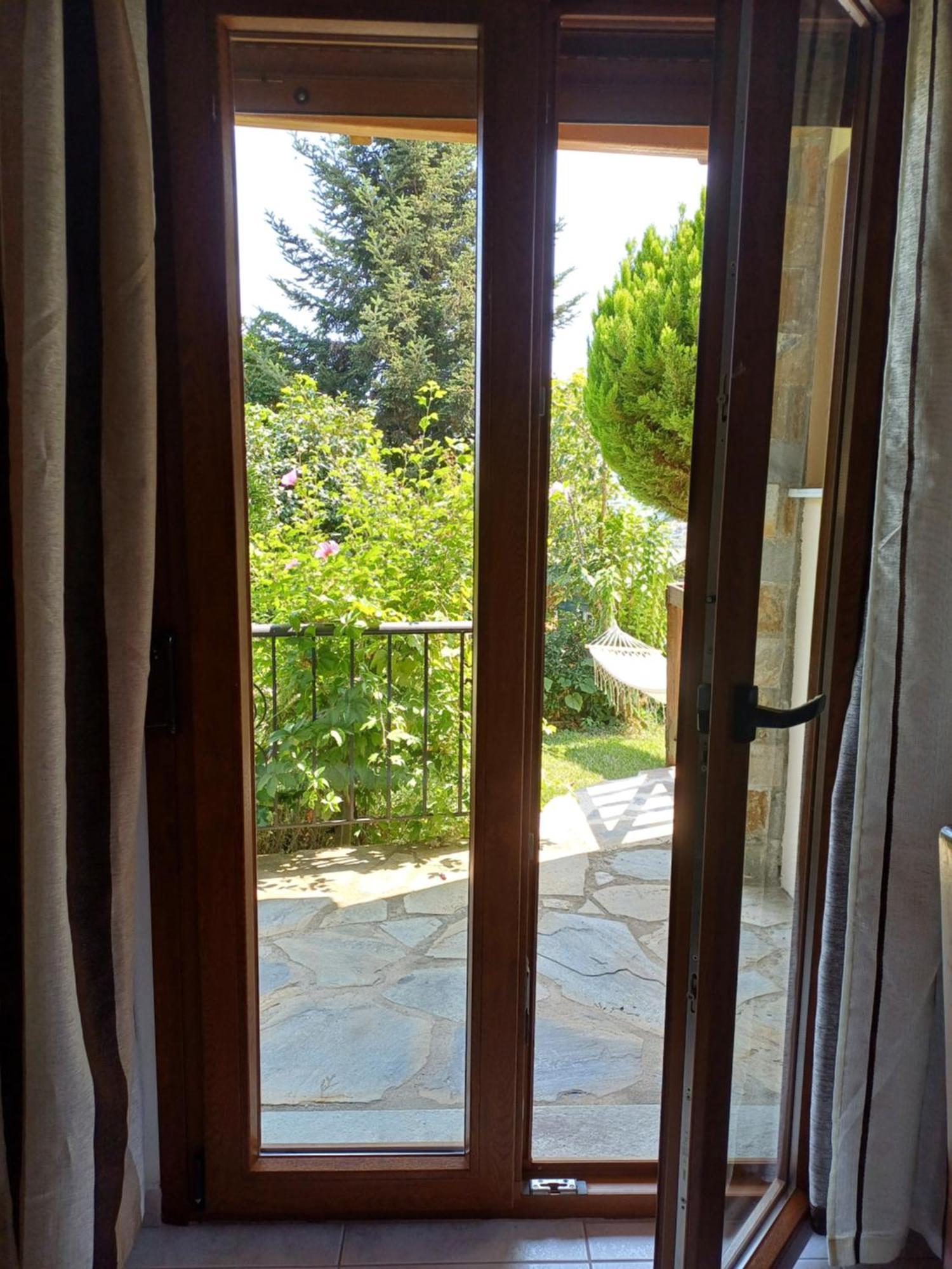 Efi'S Guest House Áyios Dhimítrios Екстериор снимка